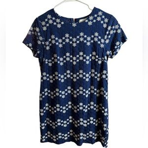 8/$25 June & Ivy Navy Blue Eyelet Lace Floral Shift Dress - Size Medium